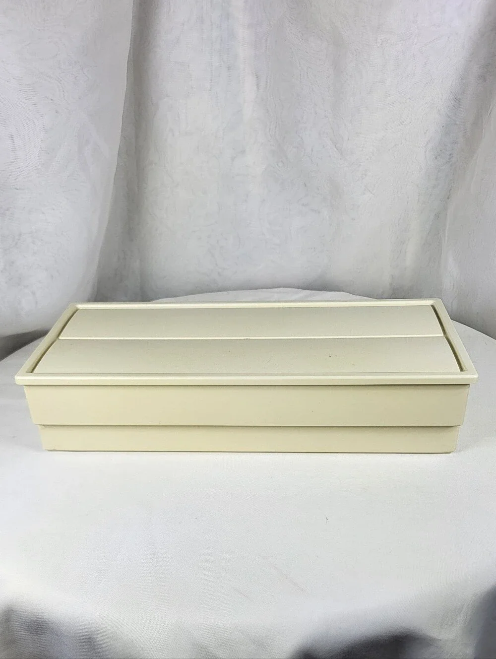 Tupperware #1572-1 Cream Plastic Wax Paper & Foil Dispenser